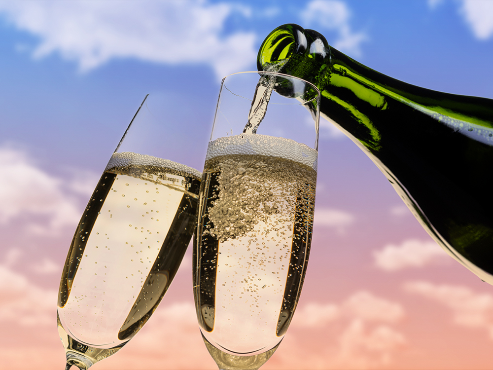 【ショートメール限定特典その3】
共通チケット購入でスパークリングワインプレゼント！